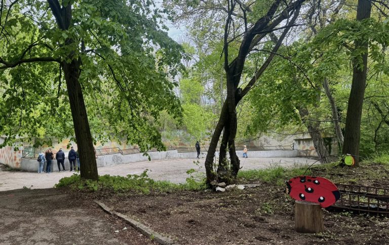 Ученици облагородяват Зоопарка в Ловеч