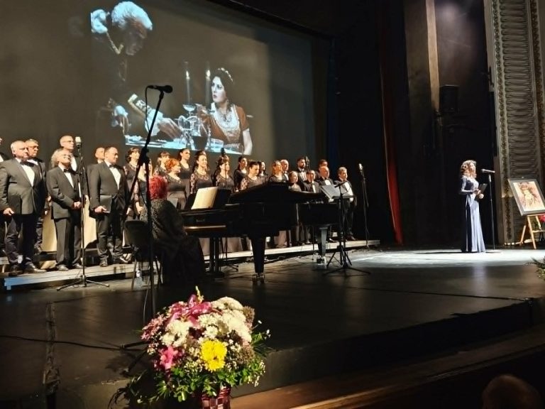 С пълна зала и солисти от световни сцени Плевен чества 85-ата годишнина от рождението на оперната прима Гена Димитрова