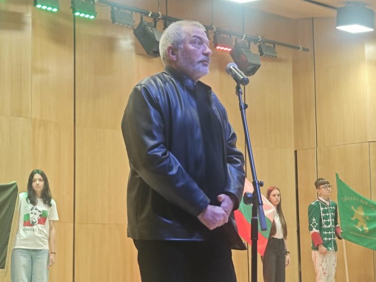 Проф. Атанас Семов и проф. Пламен Митев със среща-разговор в Плевен на тема „150 години Априлско въстание в историческата ни памет“