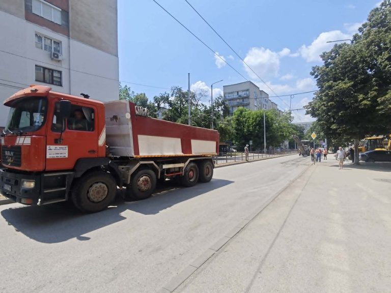 Пътните екипи работят по бул. „Русе“ на изхода за Гривица, продължава ремонтът по ул. „Гренадирска“ в Плевен