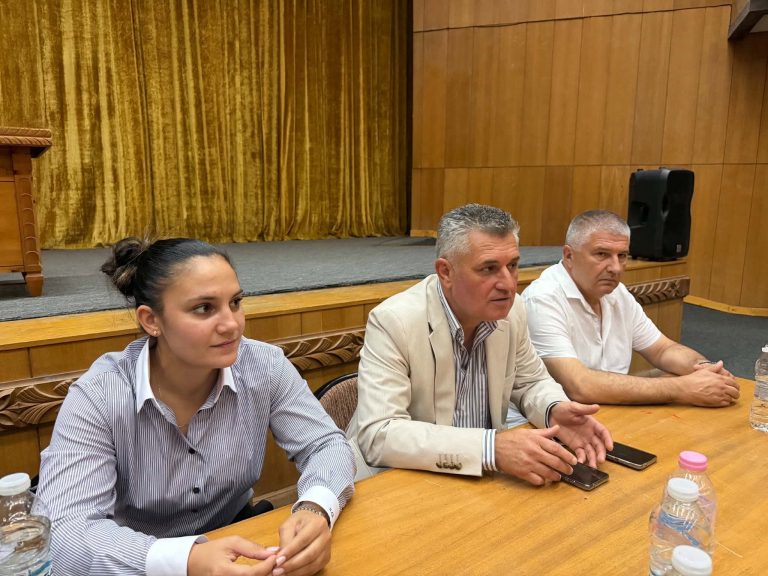 Областният управител проведе изнесена приемна в Угърчин