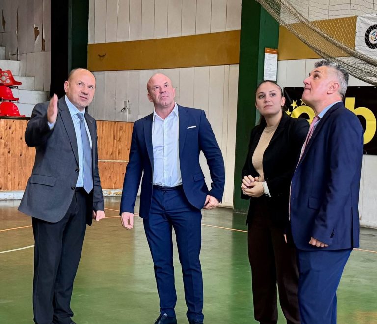 Mинистърът на младежта и спорта Енчо Керязов беше на посещение в Ловеч