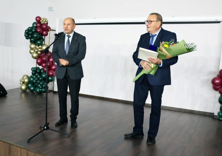Ловеч отбеляза Деня на народните будители с празнично събитие
