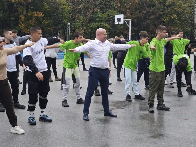 В Плевен поставиха начало на инициативата „Играй гимнастика, бъди здрав!“