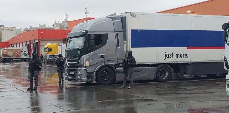 ГДБОП задържа над 200 кг наркотици, скрити в месо в Ловеч